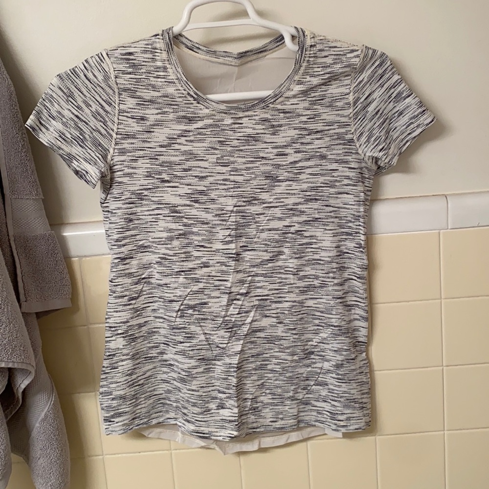 Lulu lemon workout short sleeve top